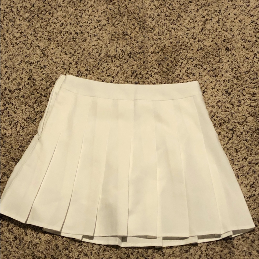 White Pleated skirt